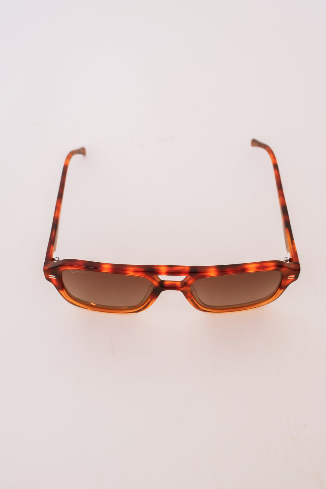 Sydney - Women's Bold Retro Aviator Sunglasses - Tortoise/Beige