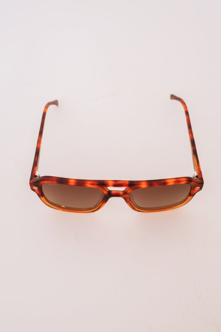 Sydney - Women's Bold Retro Aviator Sunglasses - Tortoise/Beige