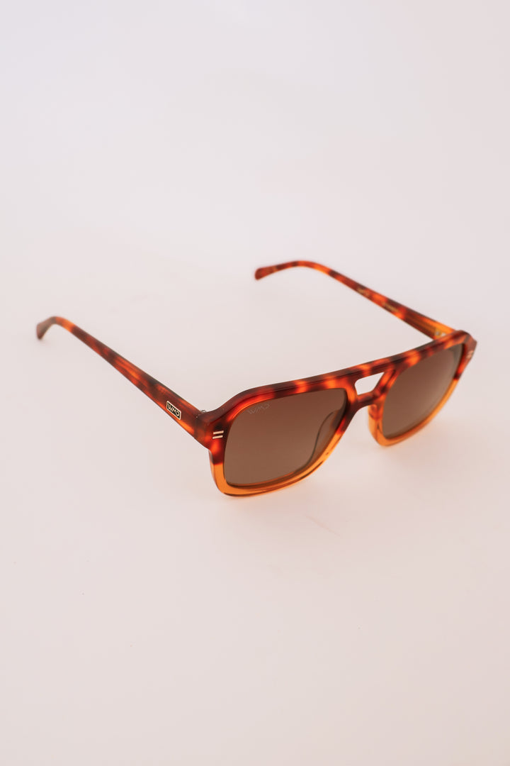 Sydney - Women's Bold Retro Aviator Sunglasses - Tortoise/Beige